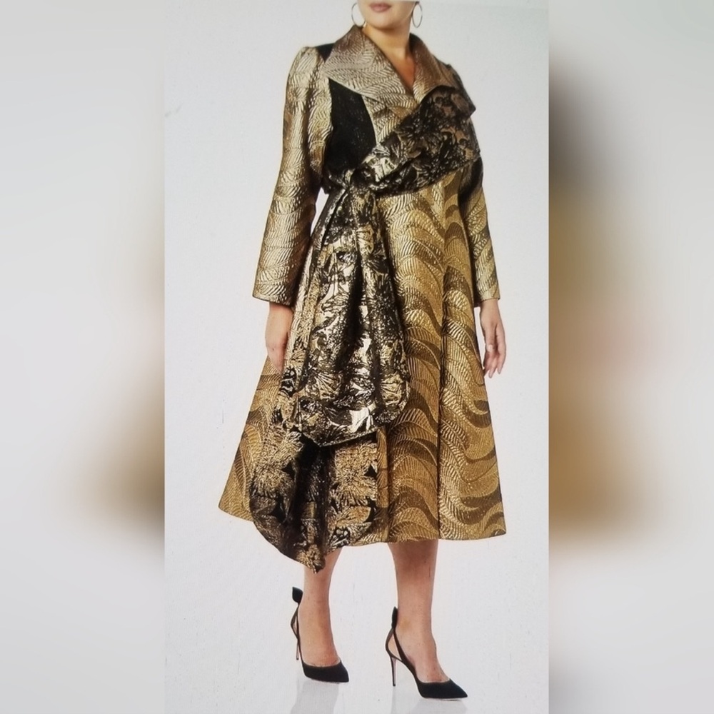 making the cut gold/black coat